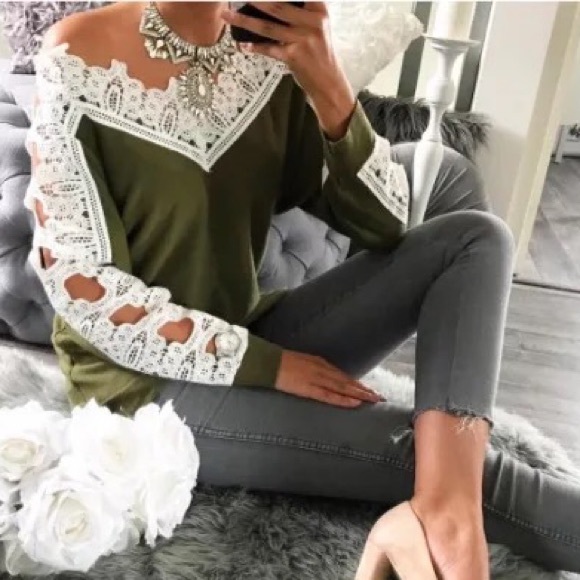 Tops - Green open shoulder top